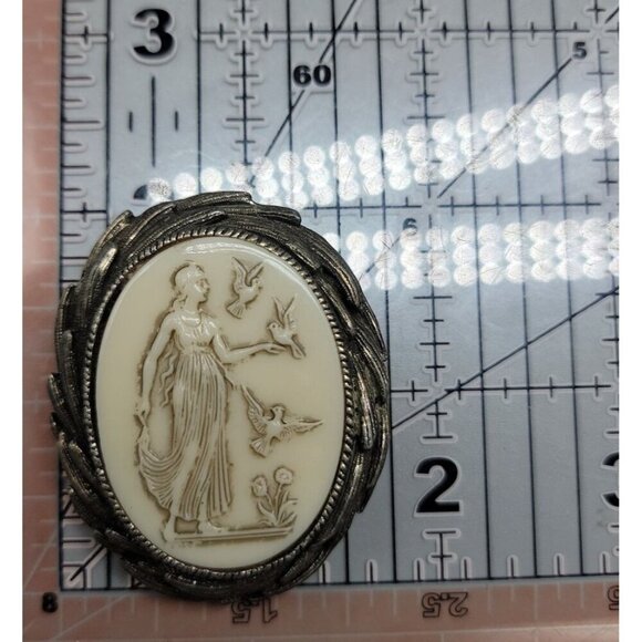 Hattie Carnegie Helen of Troy Brooch Silver Tone Setting Vintage Unmarked - Picture 4 of 12